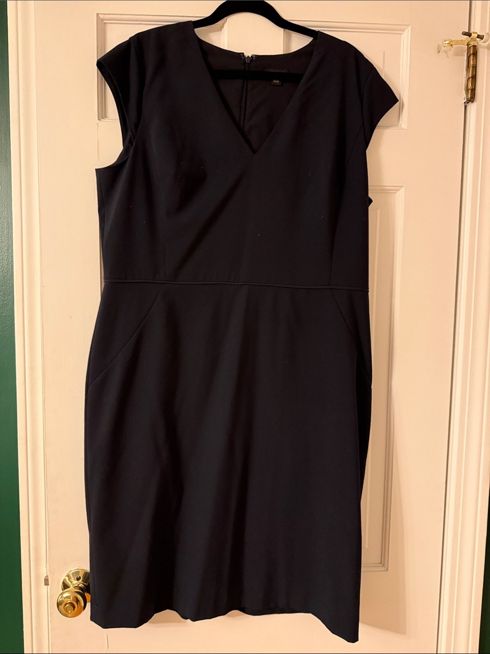 Ann Taylor Navy V-Neck Cap Sleeve Sheath Dress